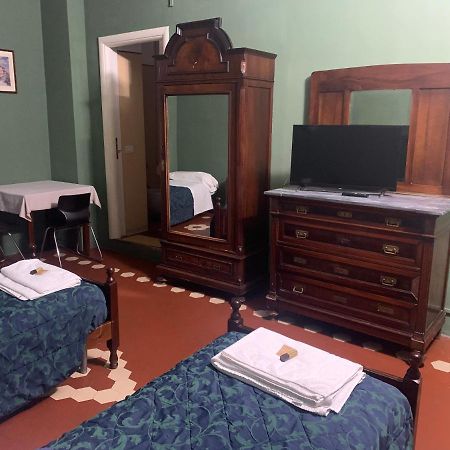 Hotel Leon Doro à Parme Extérieur photo