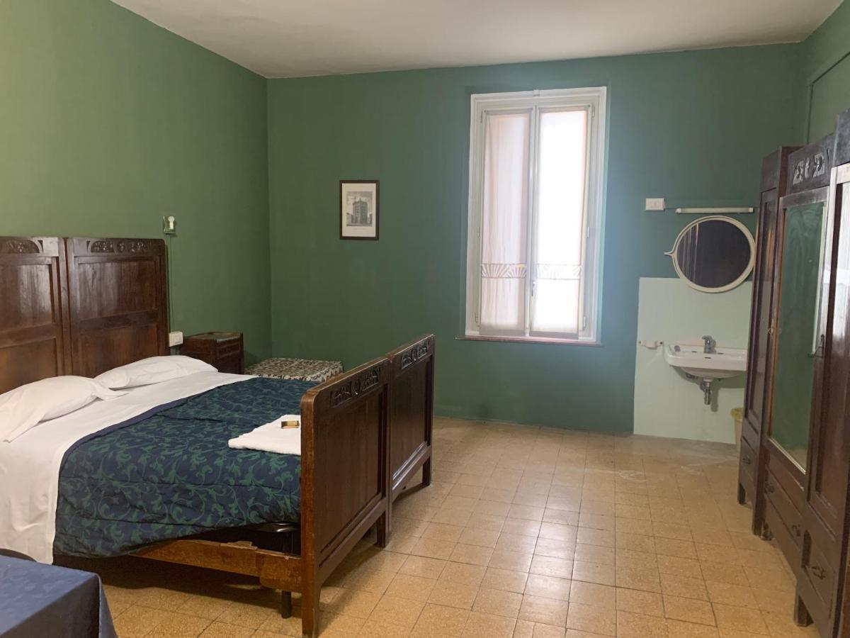 Hotel Leon Doro à Parme Extérieur photo